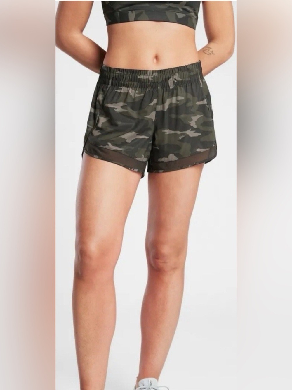 Athleta Printed Mesh Racer Run Short 4” Green Camo Activewear Shorts Small
